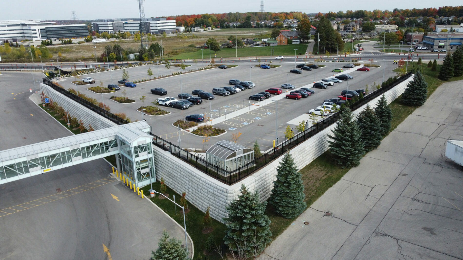 parking lot retaining wall installed by OMNI PRECAST